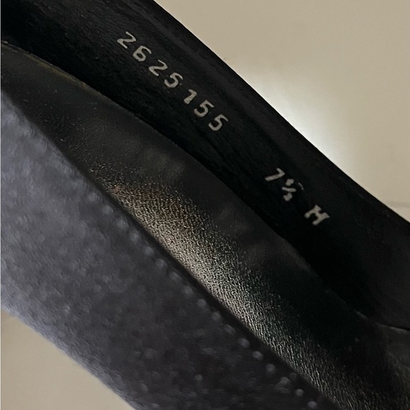 Stuart Weitzman black satin peep toe heels 7.5 - Picture 7 of 10